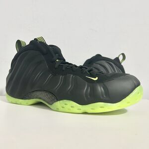 Nike Air Foamposite One “Black Volt” Men’s Size 11.5 Lifestyle Sneakers